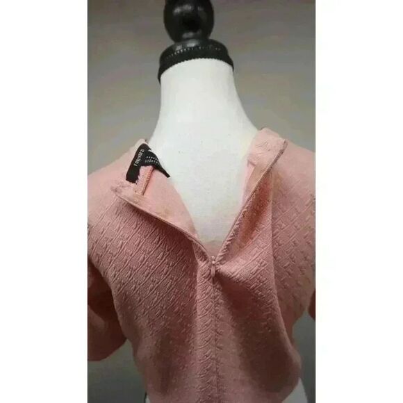 Forever 21 Short Sleeve Textured Crop Top, Size M - Picture 8 of 12